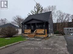 37 LINCOLN STREET Ajax Ontario, L1S 6C4