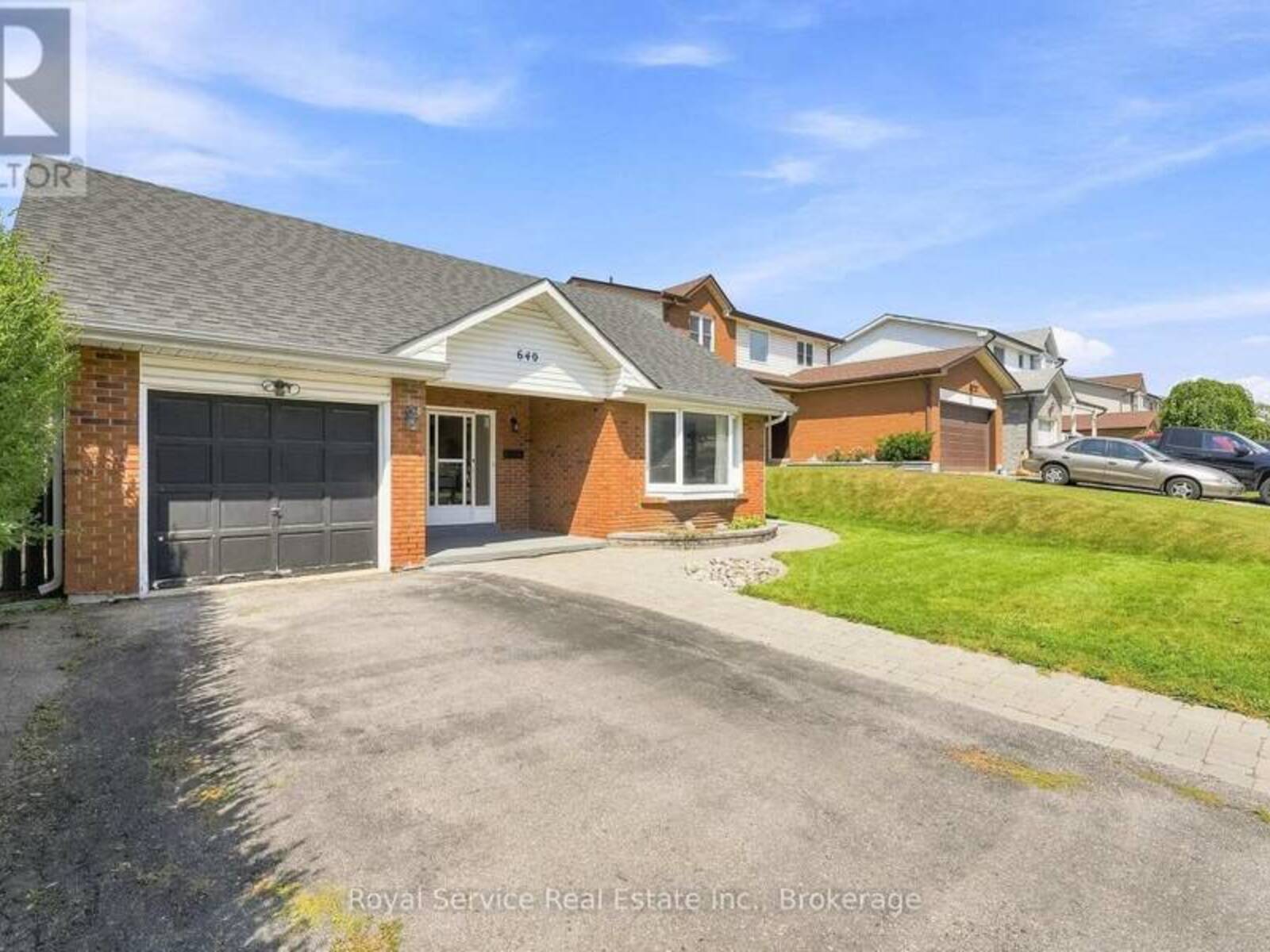 640 HILLCROFT STREET, Oshawa, Ontario L1G 7K6