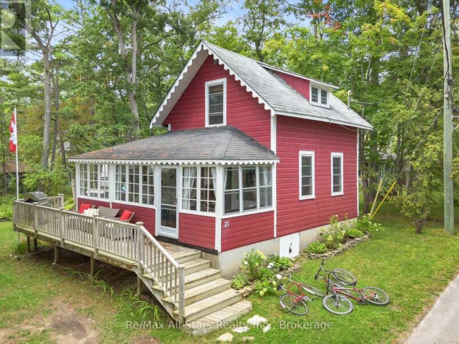 21 THIRD STREET, Fenelon Falls, Ontario K0M 1N0