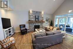 31 BEAVER DRIVE | Coboconk Ontario | Slide Image Fifteen