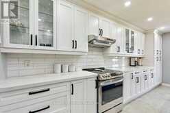 8 MURKAR CRESCENT | Whitby Ontario | Slide Image Nine