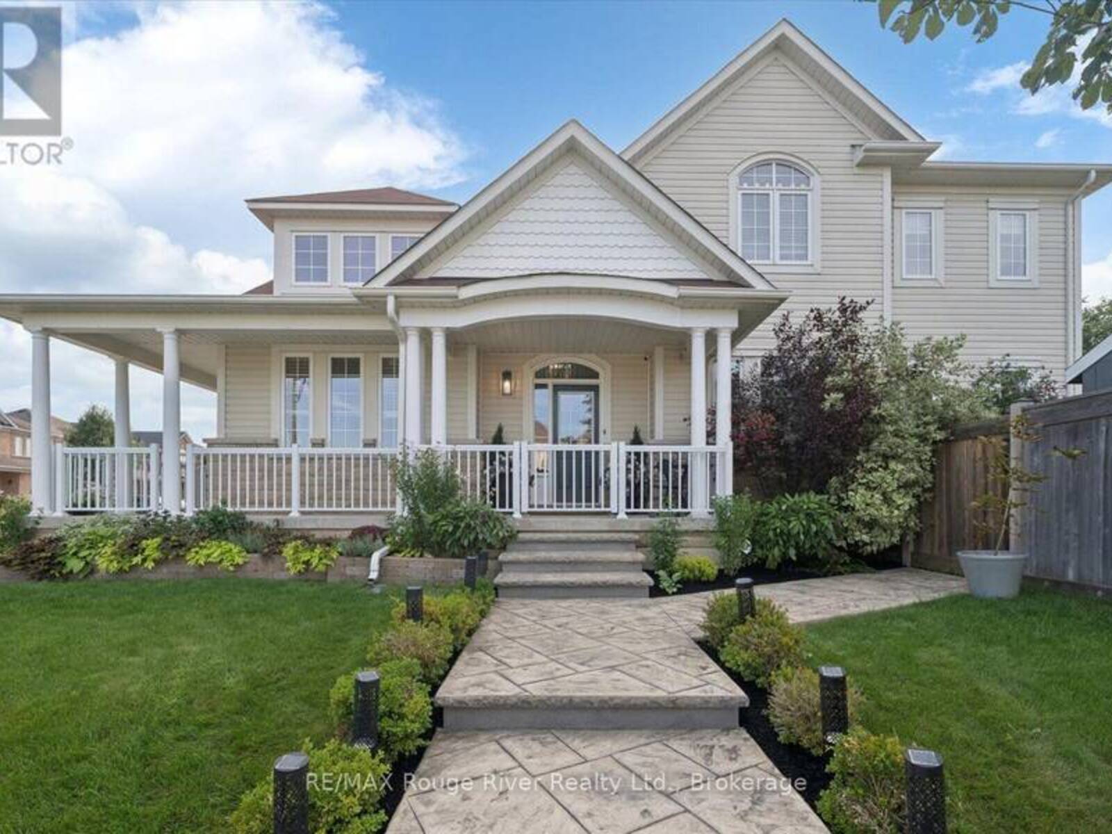 14 CHISWICK AVENUE, Whitby, Ontario L1M 0E1