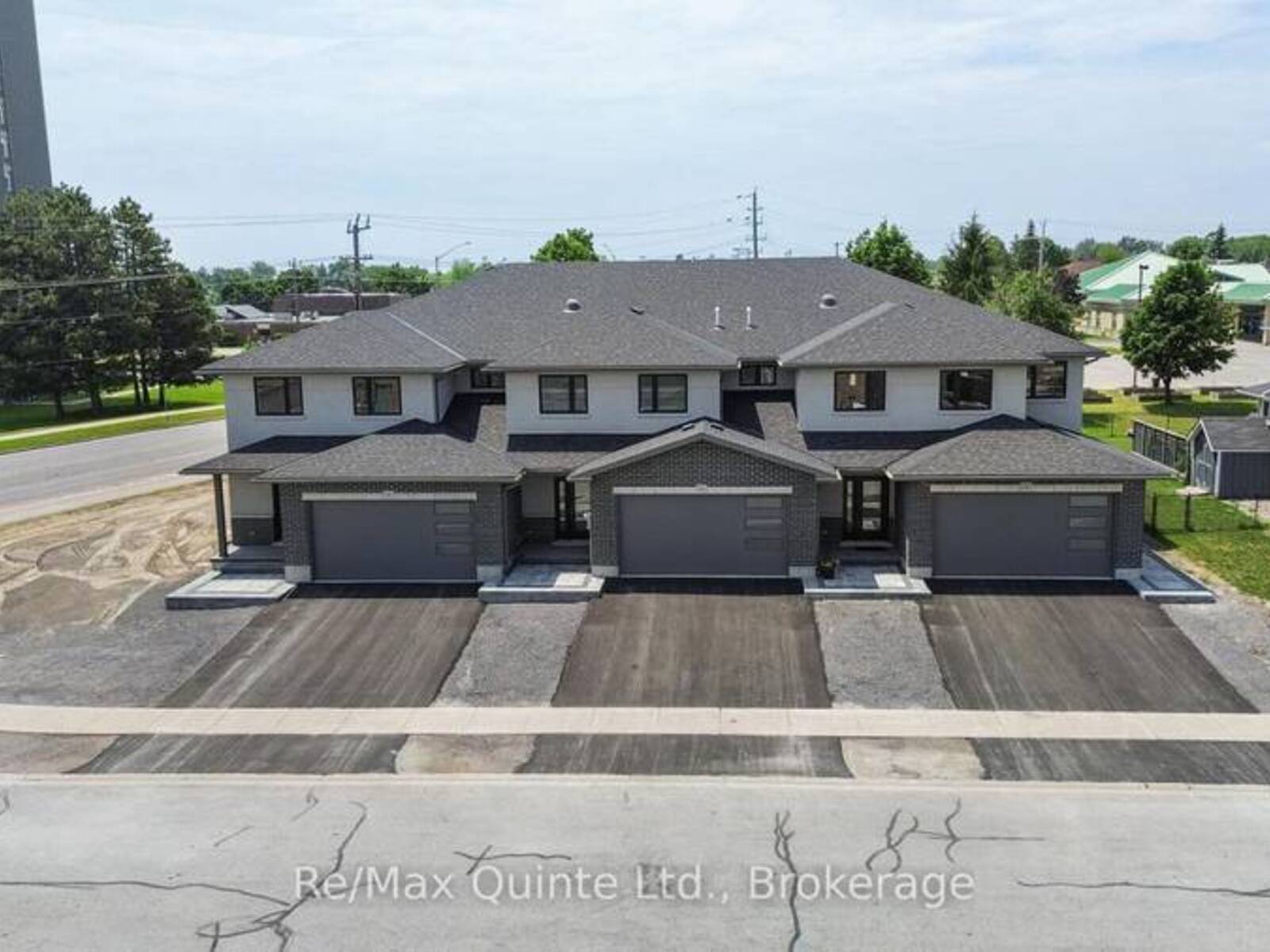 10 STINSON AVENUE, Belleville, Ontario K8P 5N9
