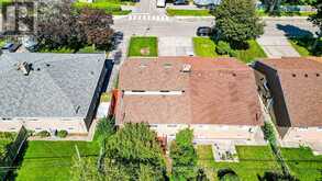 65 COMBERMERE DRIVE | Toronto Ontario | Slide Image Forty