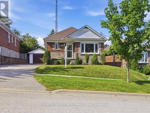 216 COLLEGE AVENUE Oshawa Ontario, L1J 1R7 - 3 Bedrooms Home For Sale