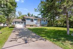 46 RIVERSIDE DRIVE | Bobcaygeon Ontario | Slide Image Two