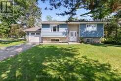 46 RIVERSIDE DRIVE | Bobcaygeon Ontario | Slide Image Four