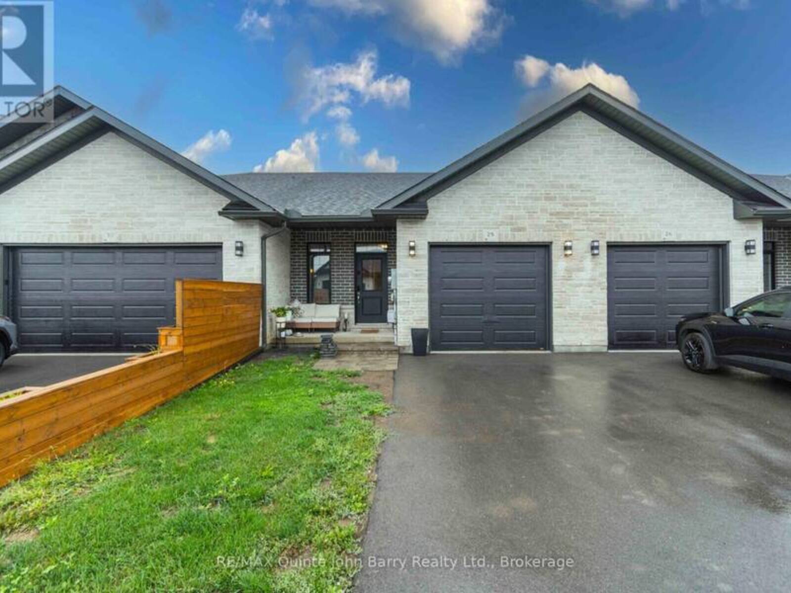 28 RAYCROFT DRIVE, Belleville, Ontario K8N 0R4