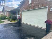 22 HALLETT CRESCENT | Kawartha Lakes Ontario | Slide Image Twelve