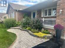 22 HALLETT CRESCENT | Kawartha Lakes Ontario | Slide Image Two