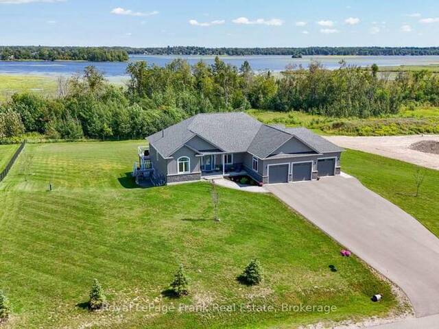 43 LAKEVIEW CRESCENT Bobcaygeon Ontario, K0M 1A0 - 4 Bedrooms Waterfront Home For sale