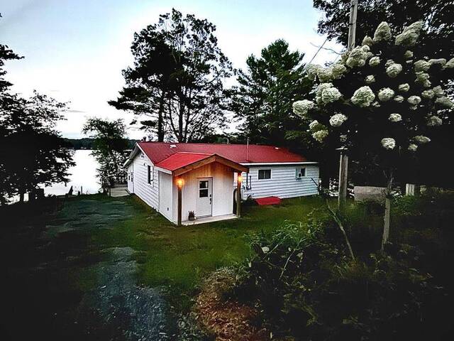 1080 PILLAR LANE Inverary Ontario, K0H 2L0 - 3 Bedrooms Waterfront Home For sale