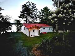 1080 PILLAR LANE Inverary Ontario, K0H 2L0