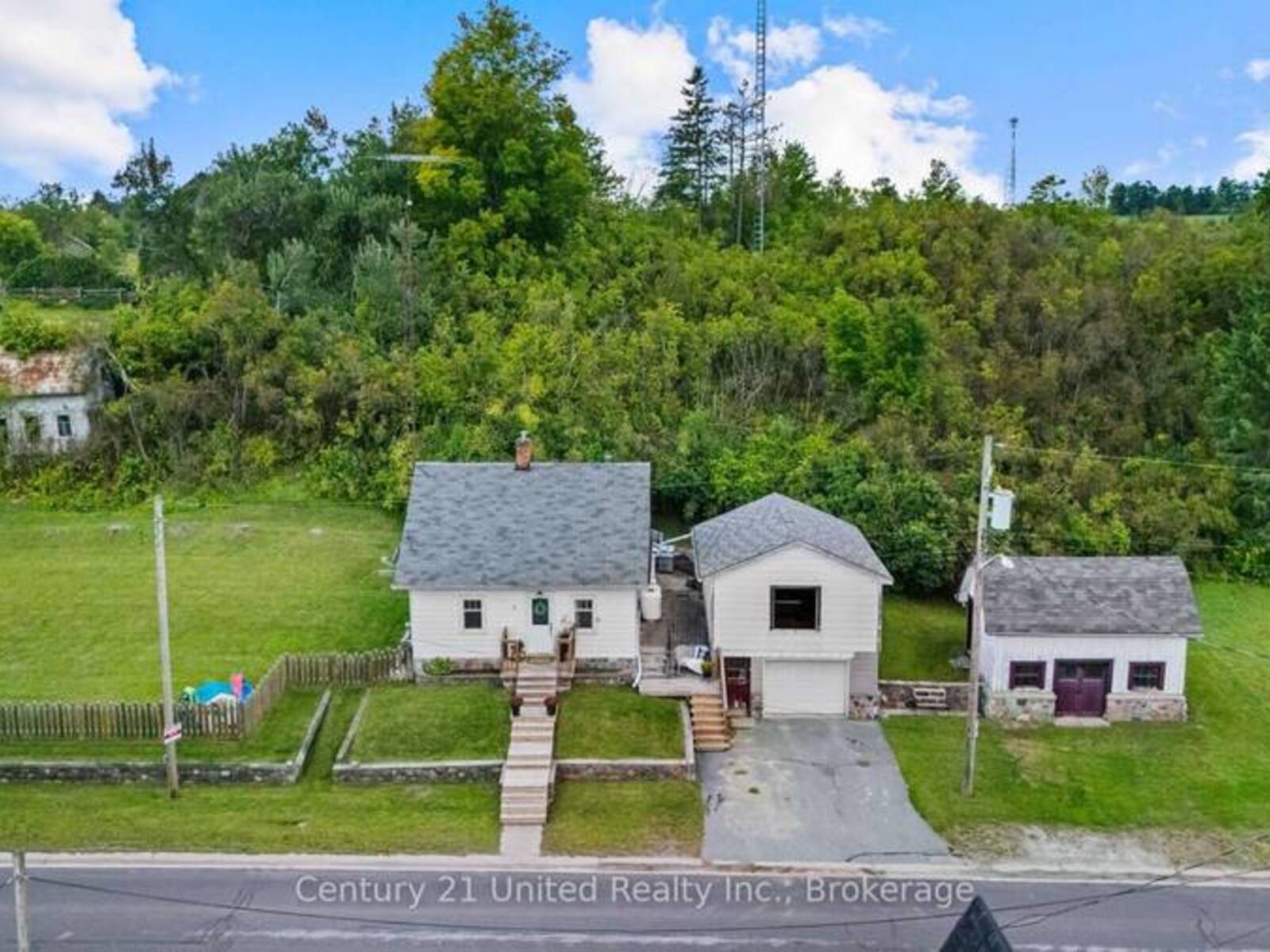 882 PETERBOROUGH STREET, Douro-Dummer, Ontario K0L 3A0