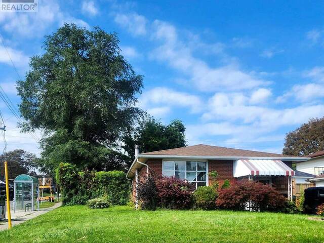 64 CLAYMORE CRESCENT Oshawa Ontario, L1G 6G2 - 3 Bedrooms Home For Sale