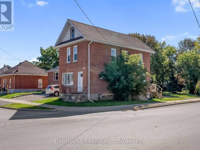 99 DURHAM STREET W Lindsay Ontario, K9V 2P8 - 4 Bedrooms Home For Sale