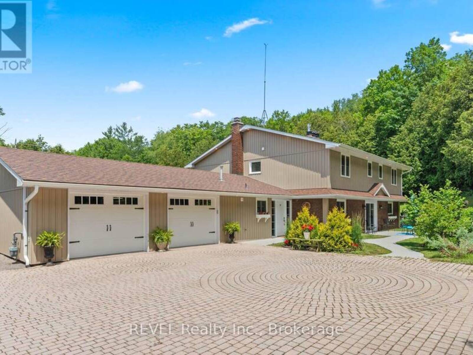 208 SKI HILL ROAD, Kawartha Lakes, Ontario L0A 1A0