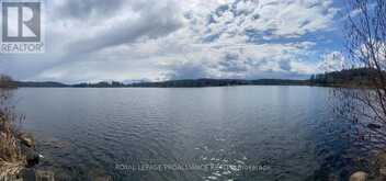 107A LAKESHORE DRIVE | Madawaska Valley Ontario | Slide Image Six