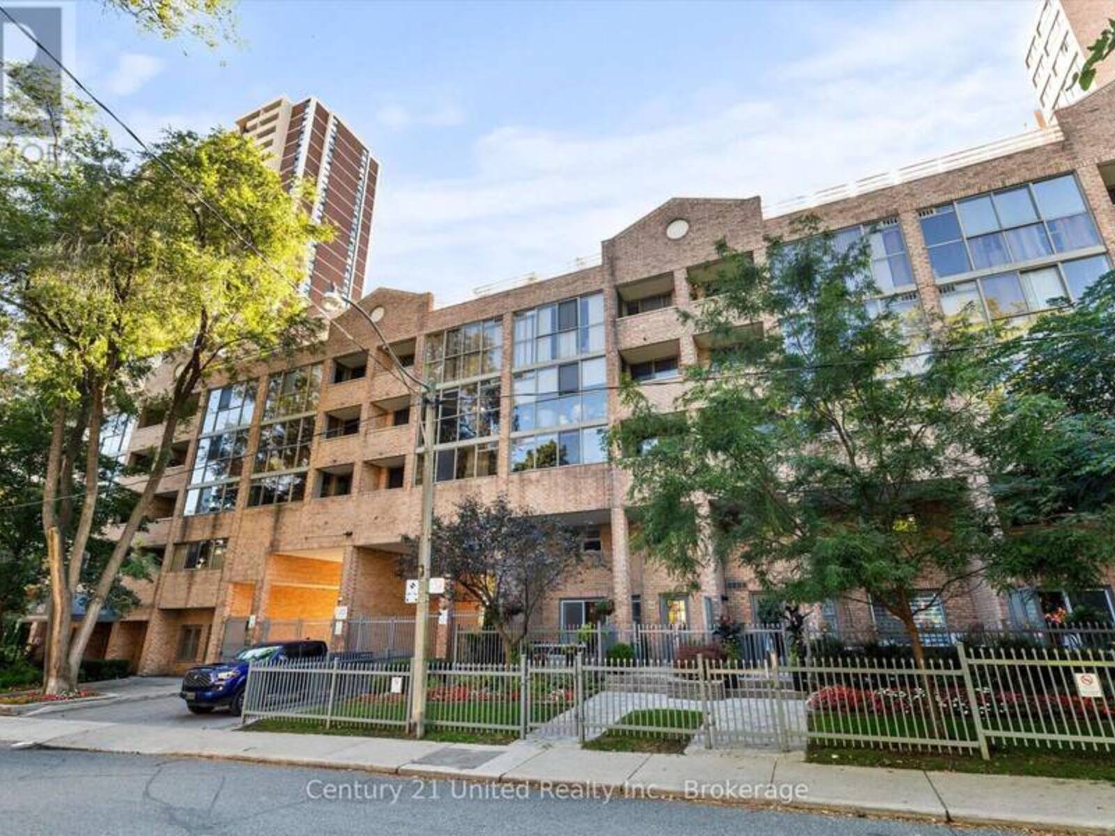 504 - 60 HOMEWOOD AVENUE, Toronto, Ontario M4Y 2X4