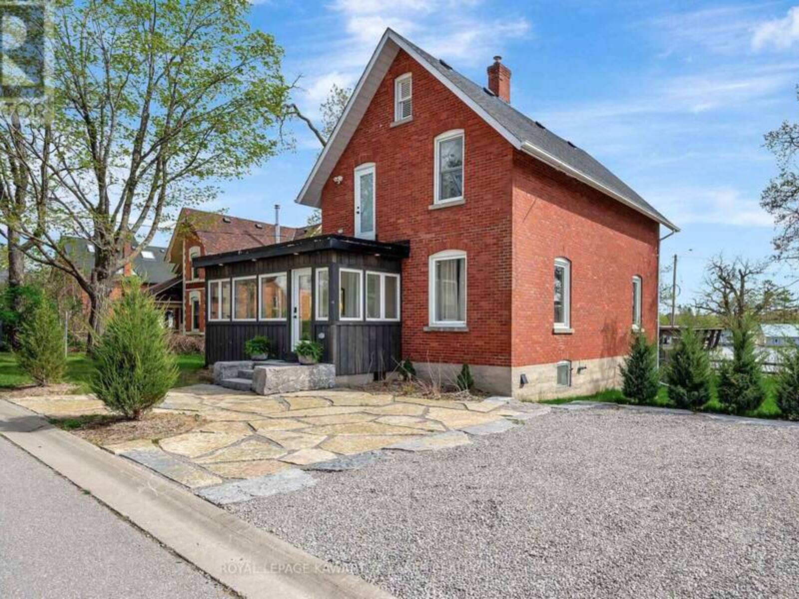 45 OAK STREET, Fenelon Falls, Ontario K0M 1N0