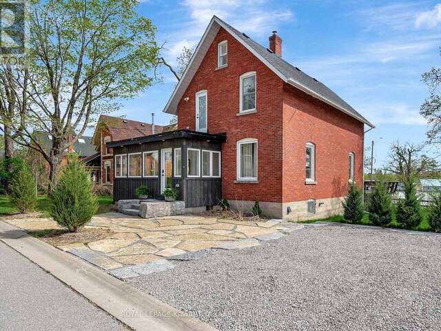 45 OAK STREET Fenelon Falls Ontario, K0M 1N0 - 3 Bedrooms Waterfront Home For sale