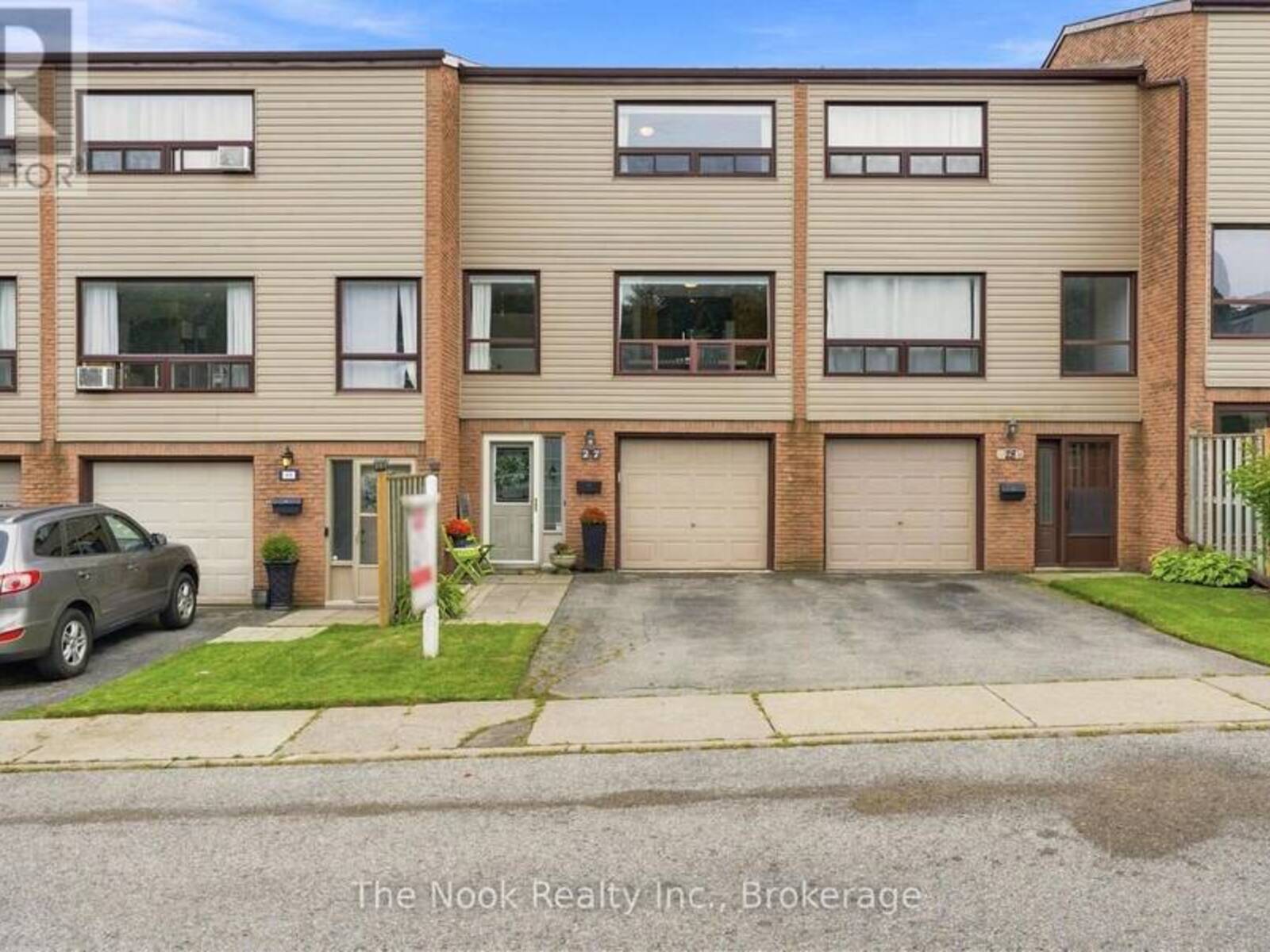 27 THE BRIDLE PATH, Clarington, Ontario L1C 3W1