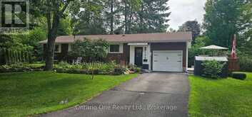 150 LOFTY PINES CRESCENT | Gravenhurst Ontario | Slide Image Five