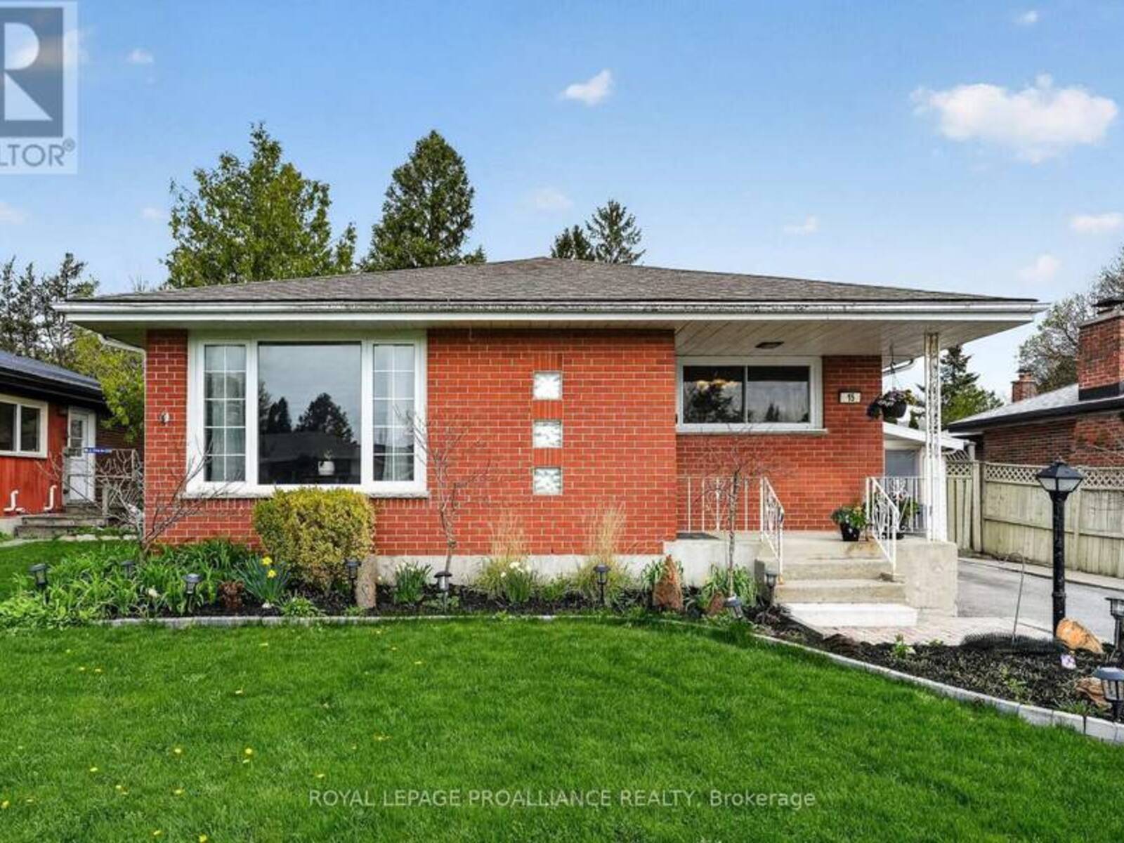 15 GEARIN STREET, Quinte West, Ontario K8V 3Y2