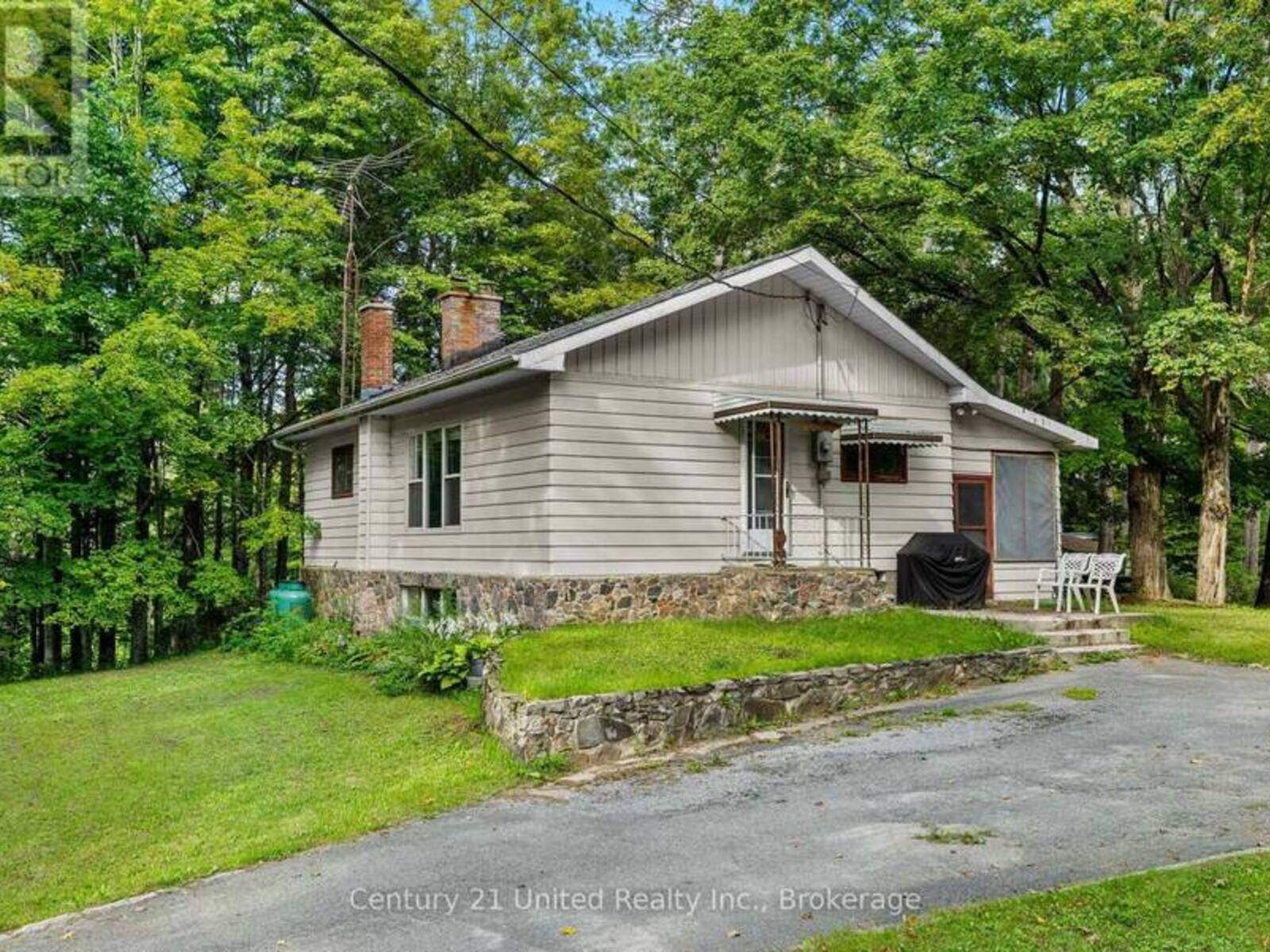 49 MCFADDEN ROAD, Apsley, Ontario K0L 1A0
