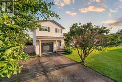 5 HARBOURVIEW CRESCENT | Prince Edward Ontario | Slide Image Two