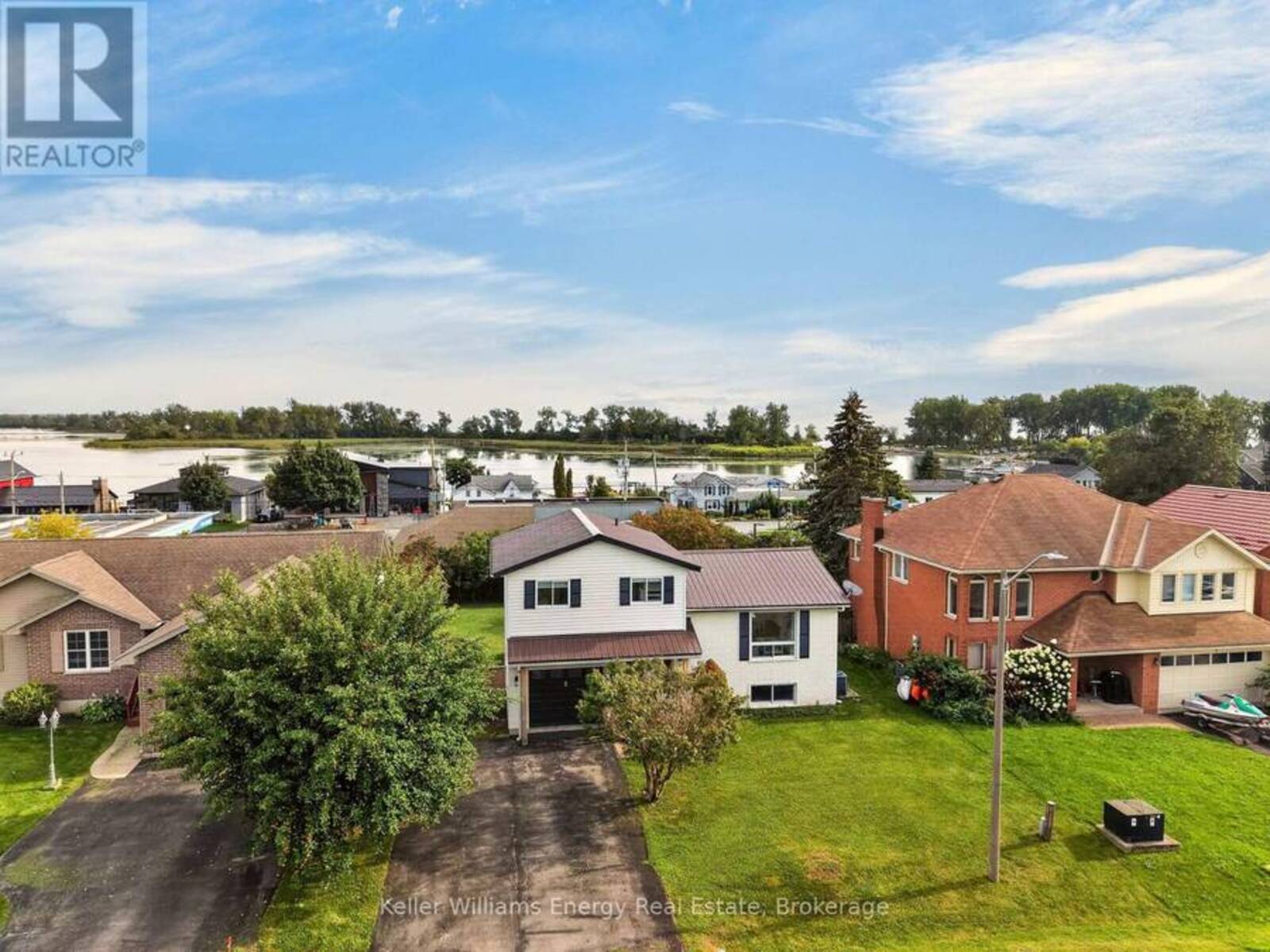 5 HARBOURVIEW CRESCENT, Prince Edward, Ontario K0K 3L0