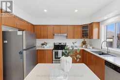 338 DOWSON LOOP | Newmarket Ontario | Slide Image Eleven