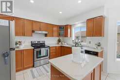 338 DOWSON LOOP | Newmarket Ontario | Slide Image Twelve