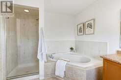 338 DOWSON LOOP | Newmarket Ontario | Slide Image Thirty-two