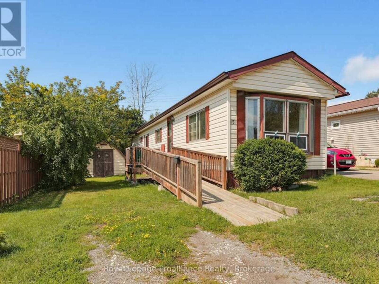 5 KENNETH BOULEVARD, Quinte West, Ontario K8N 4Z3