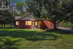 60 BAYSIDE AVENUE | Tay Ontario | Slide Image One