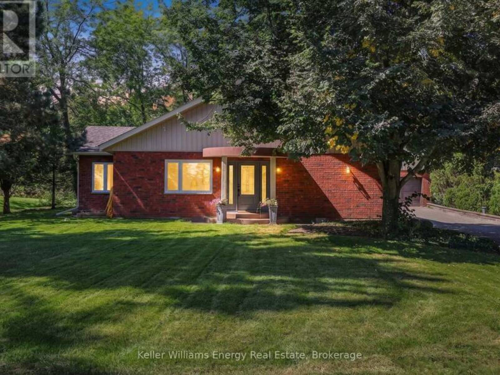 60 BAYSIDE AVENUE, Tay, Ontario L0K 2A0
