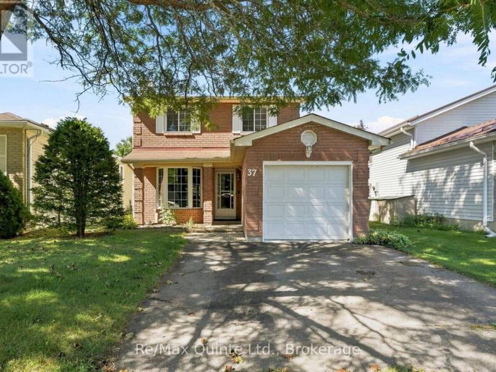 37 BOGART CRESCENT, Belleville, Ontario K8P 5E9