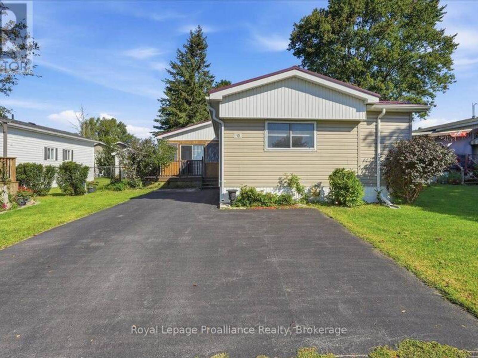10 NIGHTINGALE LANE, Quinte West, Ontario K8N 4Z3