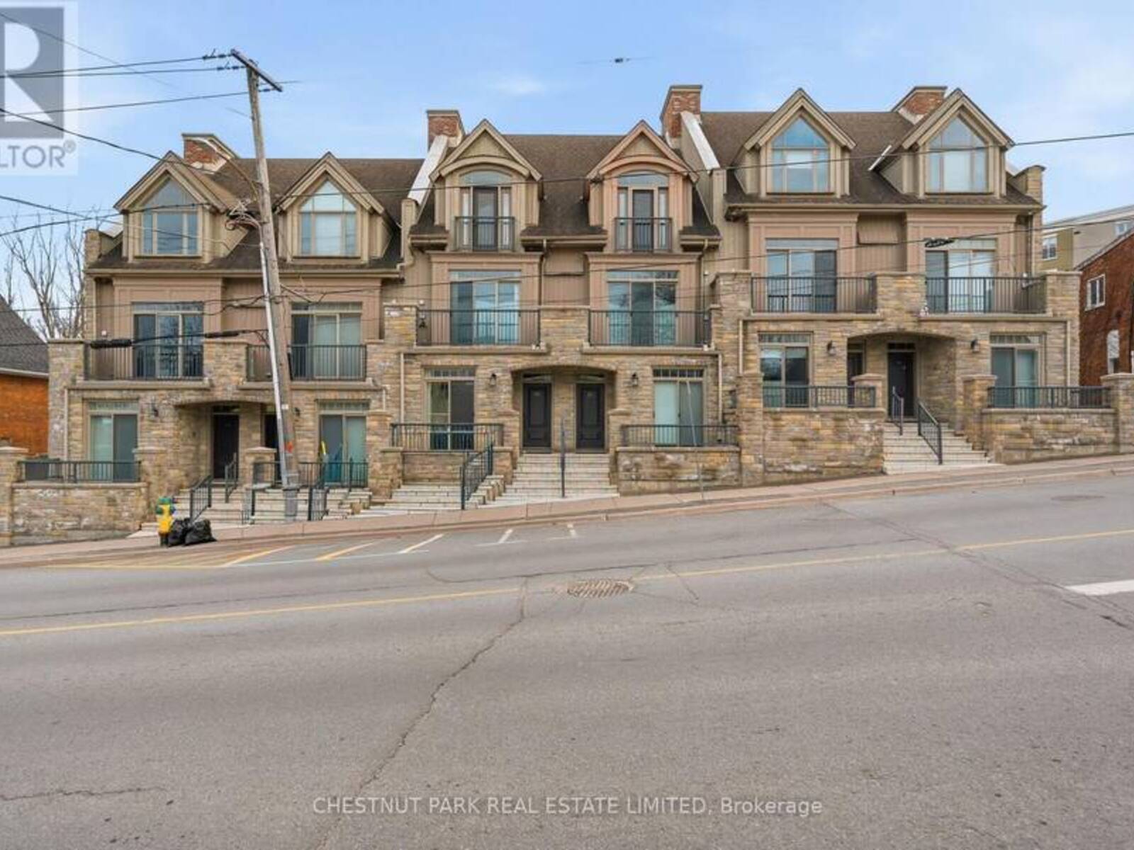 2 - 4 BRIDGE STREET, Prince Edward, Ontario K0K 2T0