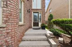41 WINTERBERRY DRIVE | Whitby Ontario | Slide Image Four