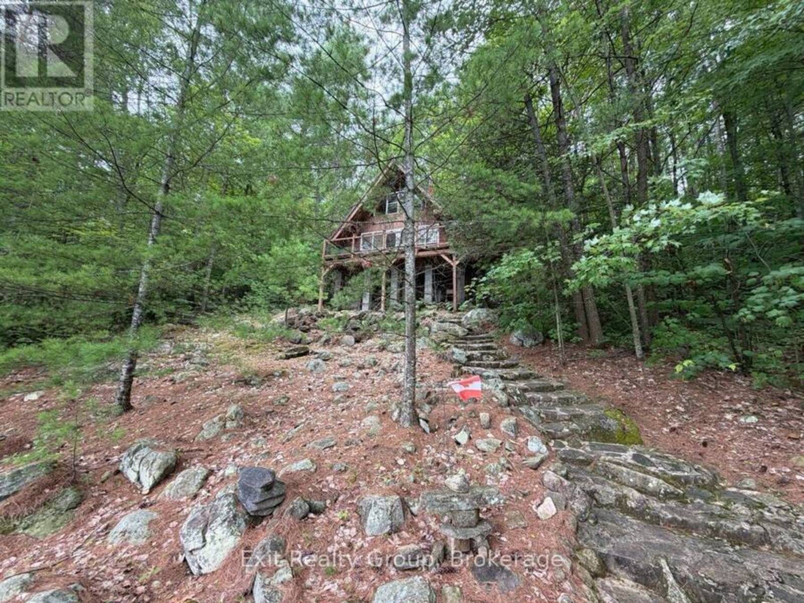 2010 SHABOMEKA LAKE, Addington Highlands, Ontario K0H 1K0