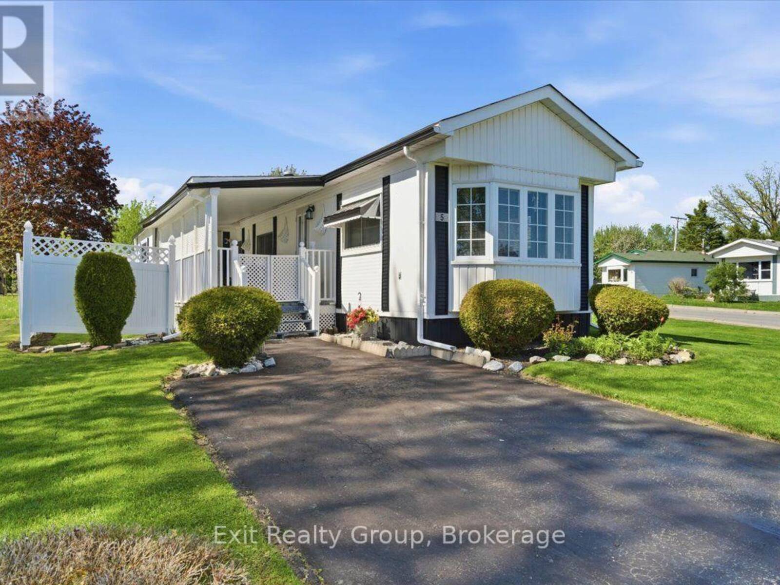 5 CHAPEL BOULEVARD, Quinte West, Ontario K8N 4Z3