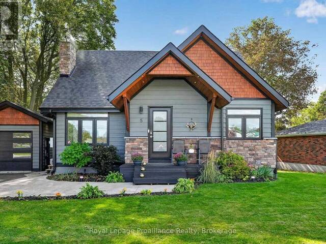 5 CARLETON BOULEVARD Cobourg Ontario, K9A 0S9 - 4 Bedrooms Home For Sale