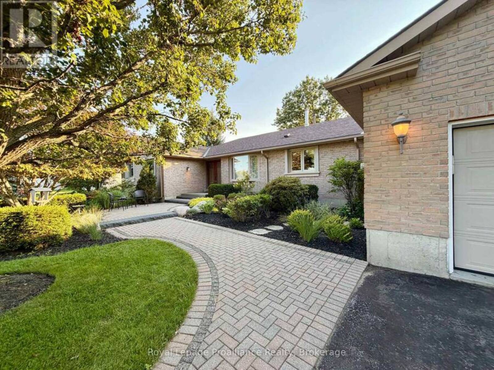 100 BAY BREEZE STREET, Belleville, Ontario K8N 4Z7
