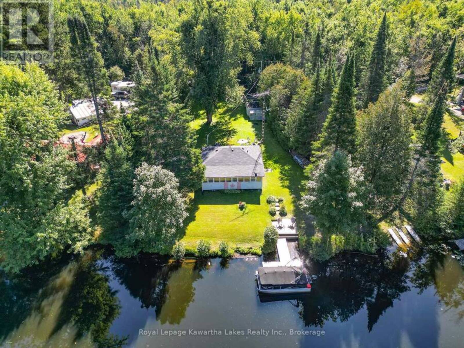 32 SUNSET LANE, Fenelon Falls, Ontario K0M 1N0