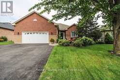 16 CRESCENT MOON LANE | Scugog Ontario | Slide Image Two
