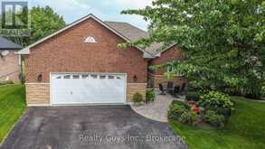16 CRESCENT MOON LANE | Scugog Ontario | Slide Image Four