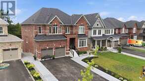 60 HENNESSEY CRESCENT | Lindsay Ontario | Slide Image Three