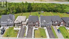 60 HENNESSEY CRESCENT | Lindsay Ontario | Slide Image Five